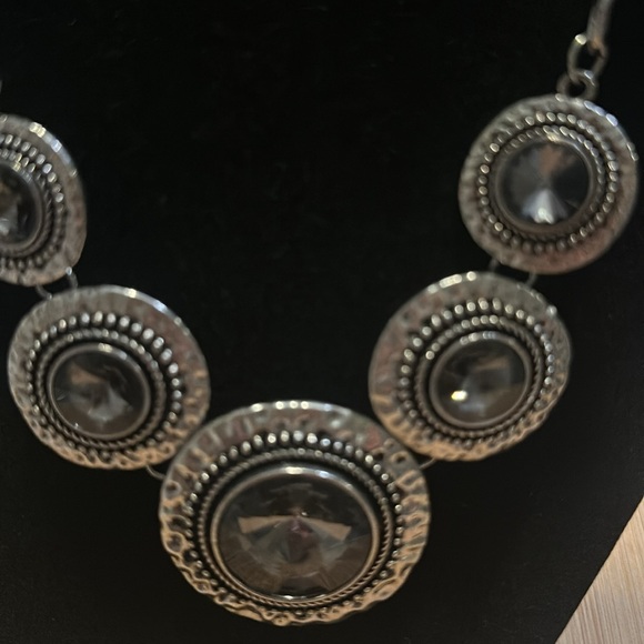 Silver Tone 5 Pendant Vintage Necklace with black stone accents. - Picture 2 of 2